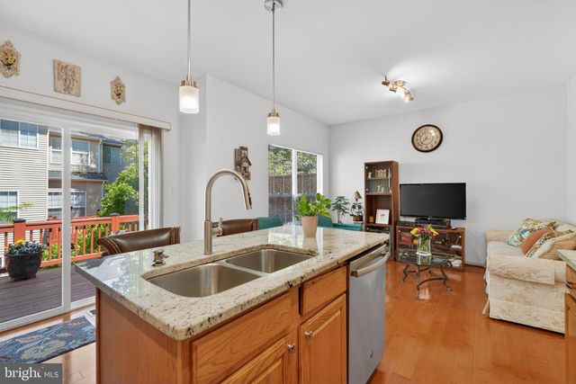 6646 PATENT PARISH LN, Alexandria, VA 22315