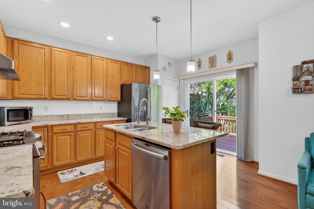 6646 PATENT PARISH LN, Alexandria, VA 22315