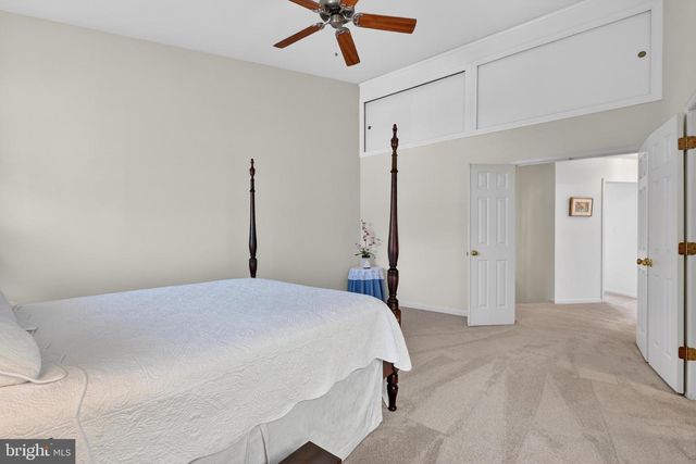6646 PATENT PARISH LN, Alexandria, VA 22315