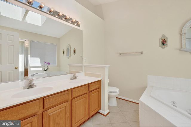 6646 PATENT PARISH LN, Alexandria, VA 22315