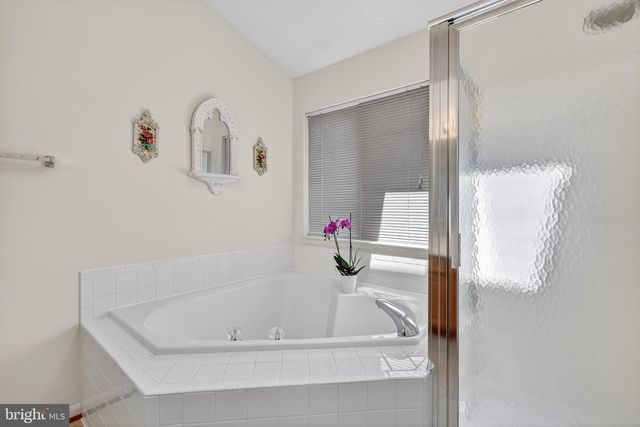 6646 PATENT PARISH LN, Alexandria, VA 22315