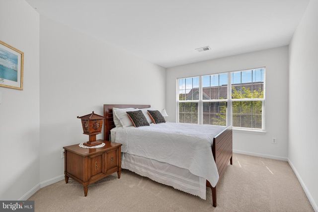 6646 PATENT PARISH LN, Alexandria, VA 22315