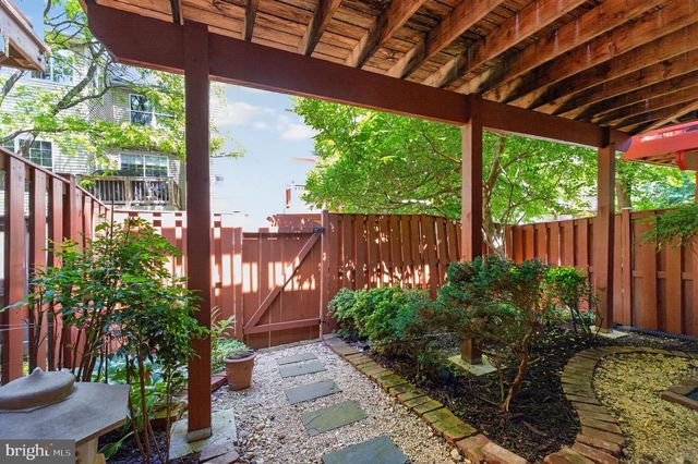 6646 PATENT PARISH LN, Alexandria, VA 22315
