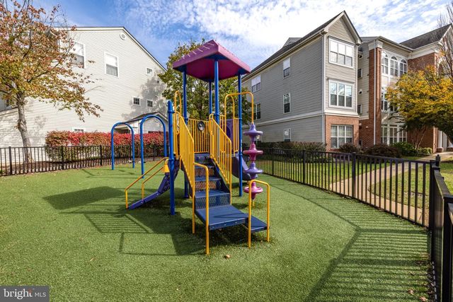 6646 PATENT PARISH LN, Alexandria, VA 22315