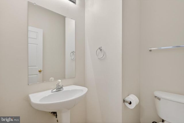 6646 PATENT PARISH LN, Alexandria, VA 22315