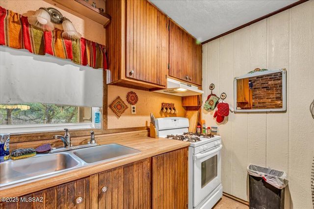 331 W Rockspring Lane, Benson, AZ 85602