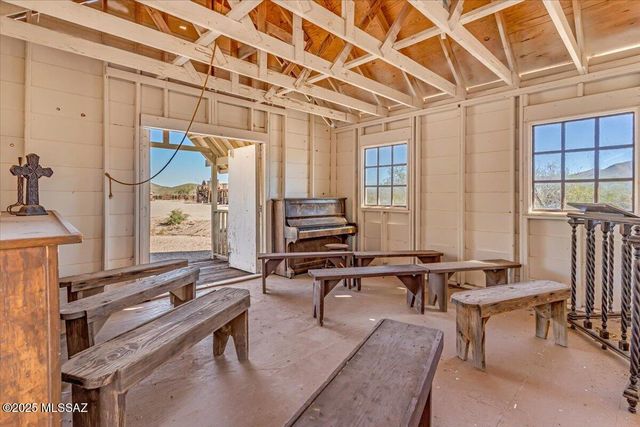 331 W Rockspring Lane, Benson, AZ 85602
