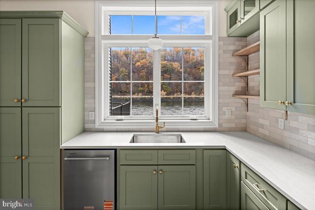 159 BYRAM LN, Stockton, NJ 08559