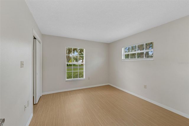 125 N RHODES STREET, Mount Dora, FL 32757