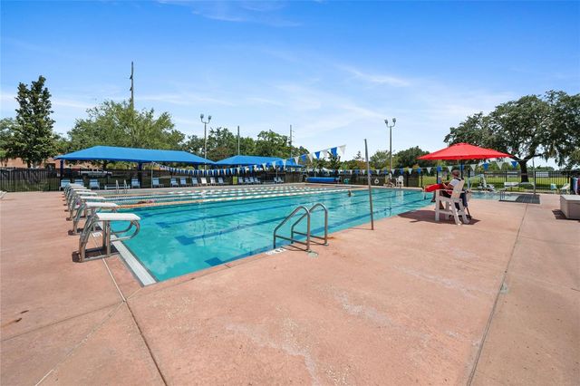 125 N RHODES STREET, Mount Dora, FL 32757