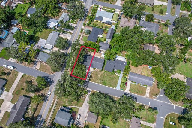 125 N RHODES STREET, Mount Dora, FL 32757