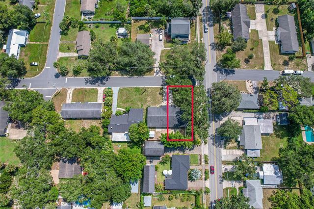 125 N RHODES STREET, Mount Dora, FL 32757