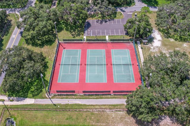 125 N RHODES STREET, Mount Dora, FL 32757