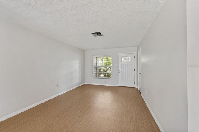 125 N RHODES STREET, Mount Dora, FL 32757