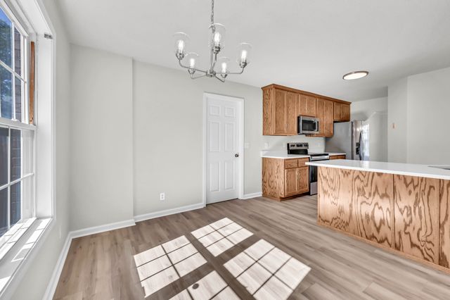 4244 N Woodstock Dr, Clarksville, TN 37040