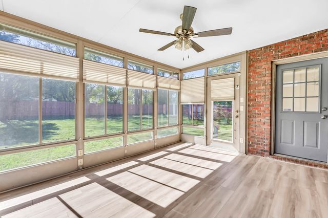 4244 N Woodstock Dr, Clarksville, TN 37040