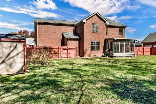 4244 N Woodstock Dr, Clarksville, TN 37040