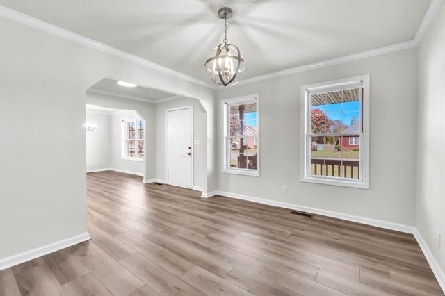 4244 N Woodstock Dr, Clarksville, TN 37040