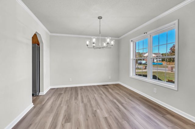 4244 N Woodstock Dr, Clarksville, TN 37040