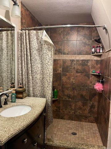 1201 S Reine Street, Mena, AR 71953