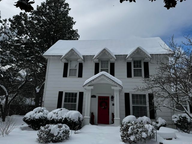 1201 S Reine Street, Mena, AR 71953