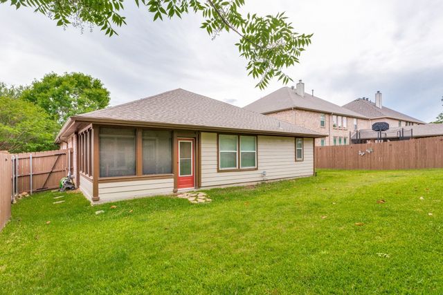 10534 Highland Ridge Road, Fort Worth, TX 76108