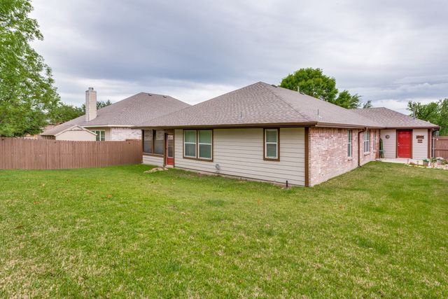 10534 Highland Ridge Road, Fort Worth, TX 76108