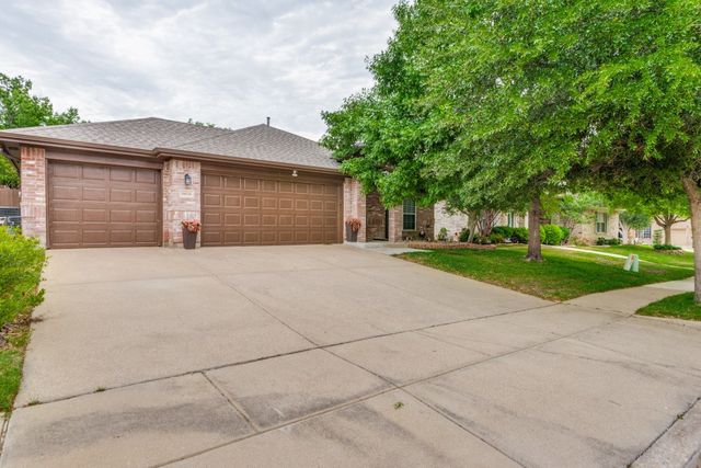 10534 Highland Ridge Road, Fort Worth, TX 76108