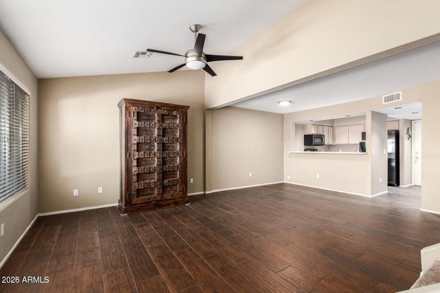 4805 E KACHINA Trail 8, Phoenix, AZ 85044