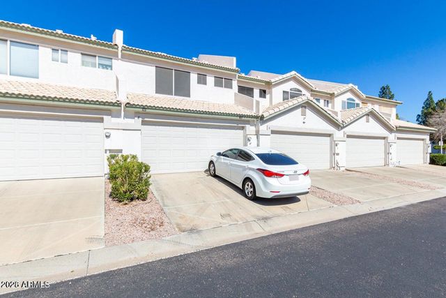 4805 E KACHINA Trail 8, Phoenix, AZ 85044