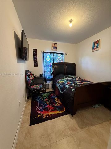 548 NE 5th Way, Florida City, FL 33034