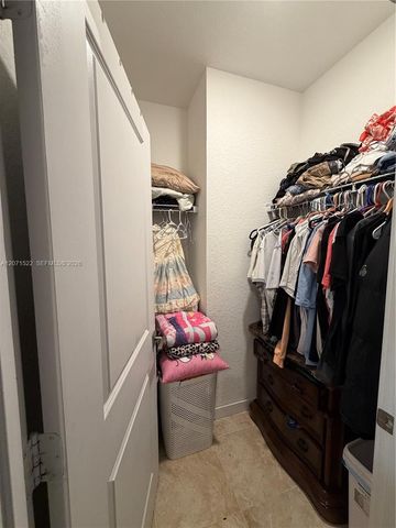 548 NE 5th Way, Florida City, FL 33034