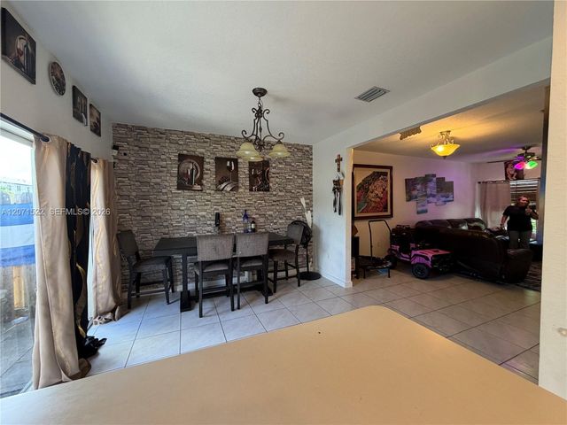 548 NE 5th Way, Florida City, FL 33034
