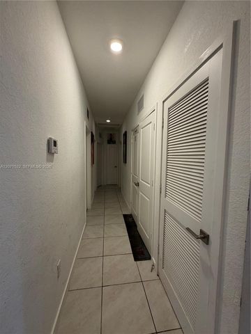 548 NE 5th Way, Florida City, FL 33034