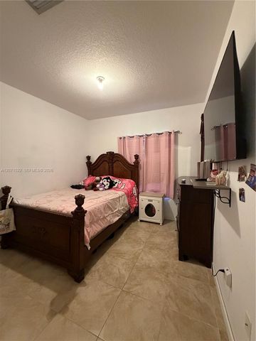 548 NE 5th Way, Florida City, FL 33034
