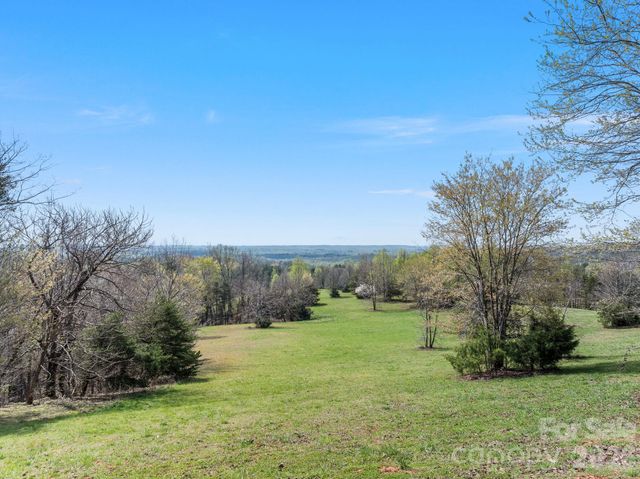 345 Preservation Trail, Columbus, NC 28722