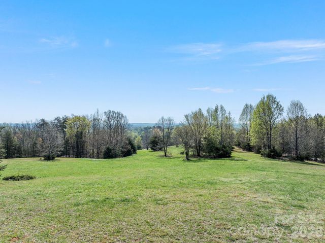 345 Preservation Trail, Columbus, NC 28722
