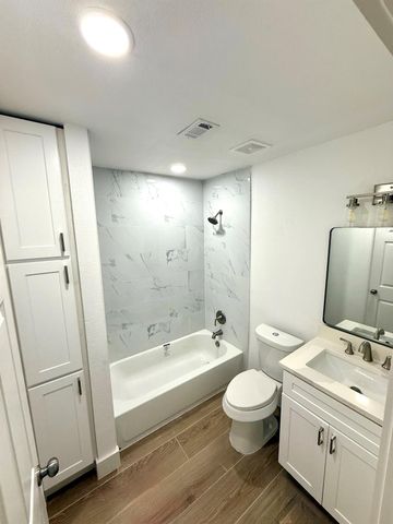 1214 Main Street, Alvin, TX 77511