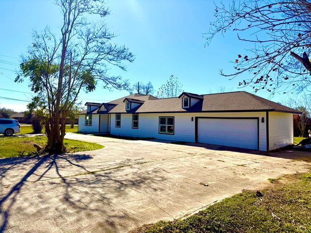 1214 Main Street, Alvin, TX 77511