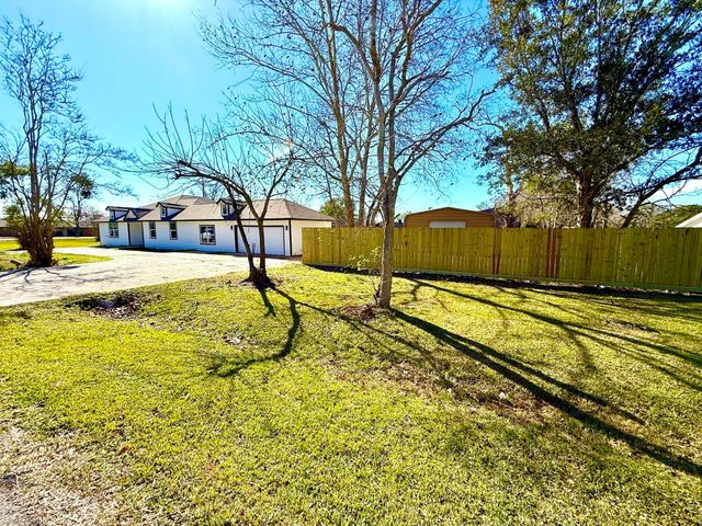 1214 Main Street, Alvin, TX 77511