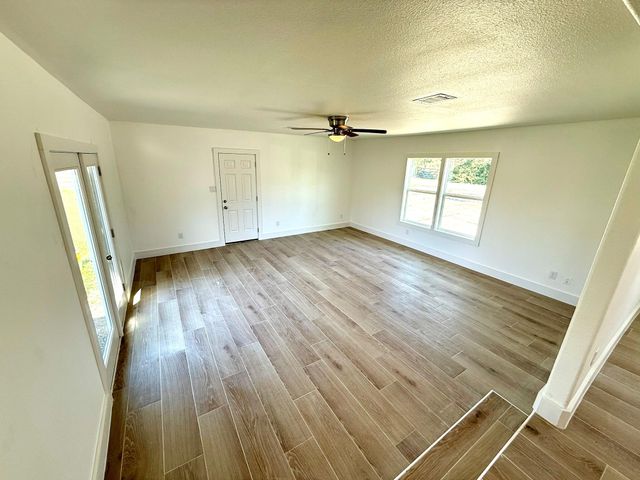 1214 Main Street, Alvin, TX 77511