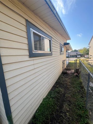 9104 Farmer Road, White Settlement, TX 76108