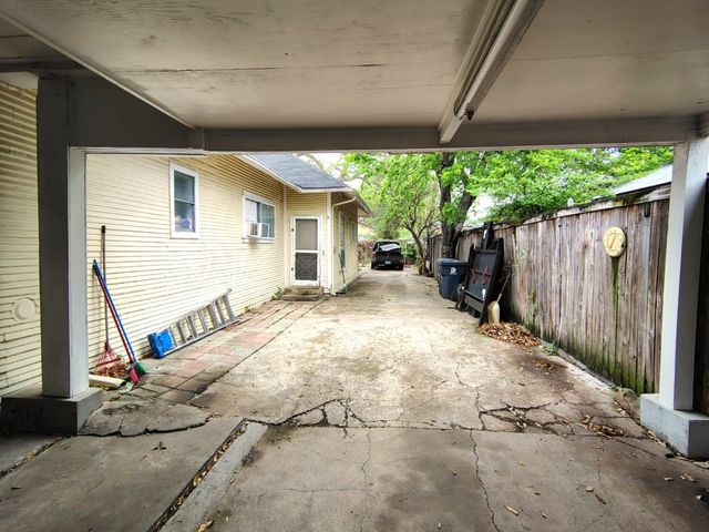 516 & 518 S Glasgow Drive, Dallas, TX 75223