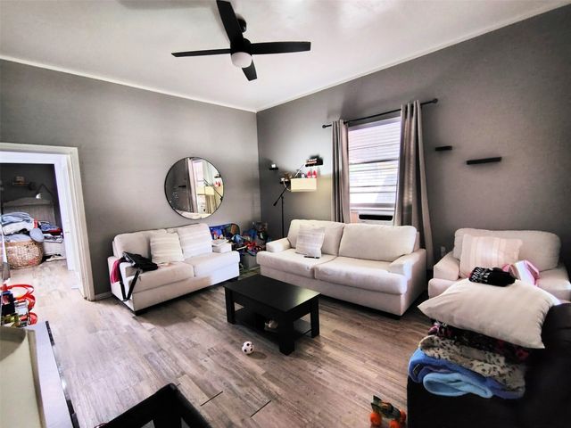 516 & 518 S Glasgow Drive, Dallas, TX 75223