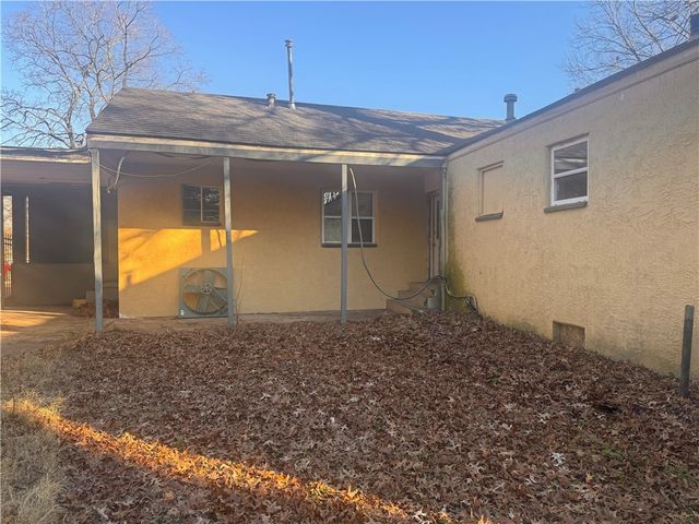 1890 Mount Olive Street, Siloam Springs, AR 72761