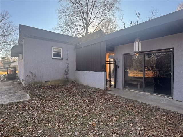 1890 Mount Olive Street, Siloam Springs, AR 72761