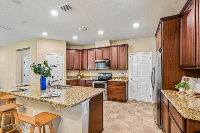 7587 FANNING Drive, Jacksonville, FL 32244