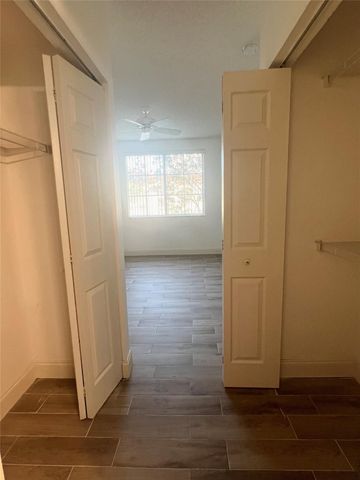 8060 N Nob Hill Rd 206, Tamarac, FL 33321