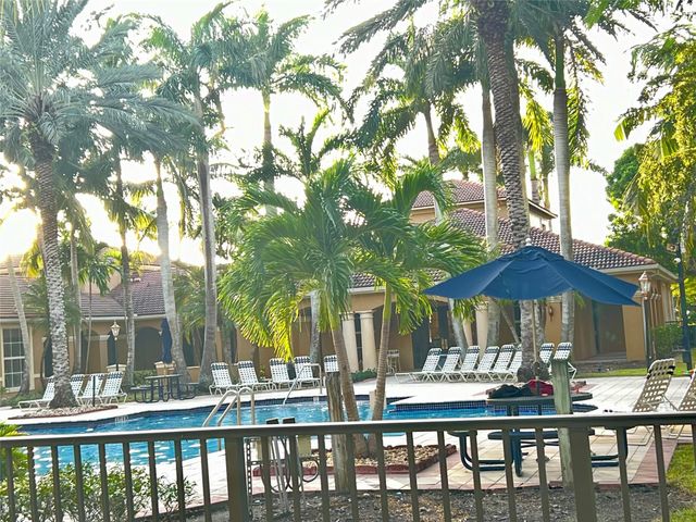 8060 N Nob Hill Rd 206, Tamarac, FL 33321