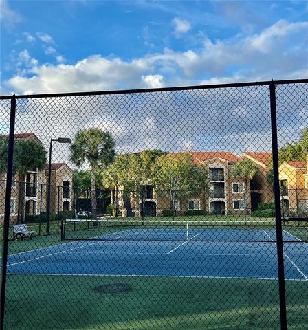 8060 N Nob Hill Rd 206, Tamarac, FL 33321